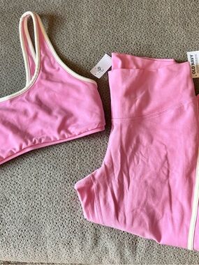 Old Navy Pink Sports Bra and High-Waist Leggings Set